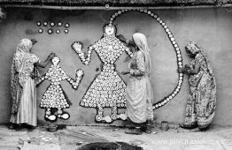 Mujeres haciendo una imagen de Samha Devi, Haryana