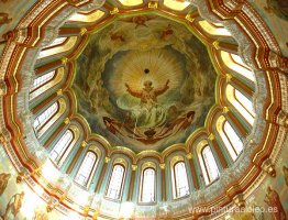 La pintura de la cúpula principal del templo de Cristo Salvador