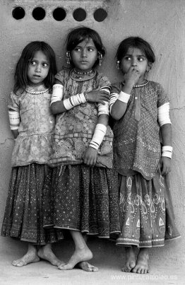 Tres niñas Harijan, Kutch, Gujarat