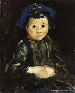 Niño con gorra azul