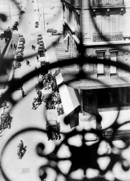 Calle La Canebière, Marsella – Vista a través de la reja del bal