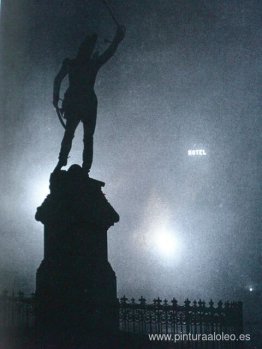 Estatua del Marshall Ney en la niebla